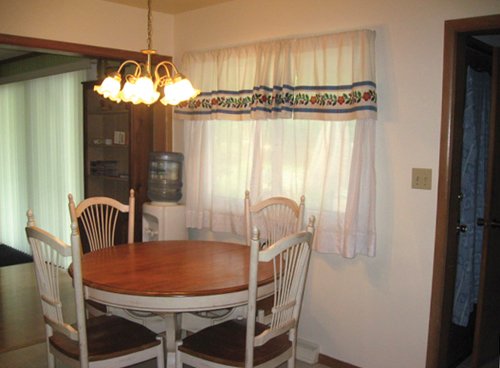 Property photo 25 - 3 Bedroom Ranch on Basement - Foster Park Area